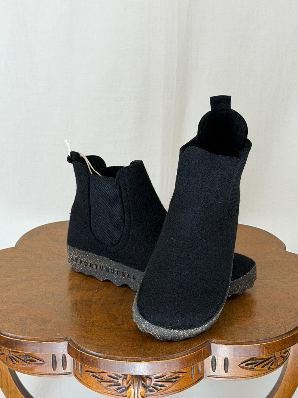 NIB Bos & Co Asportuguesas Caia Felted Black Chelsea Style Shoe Boot #0318 EU 41